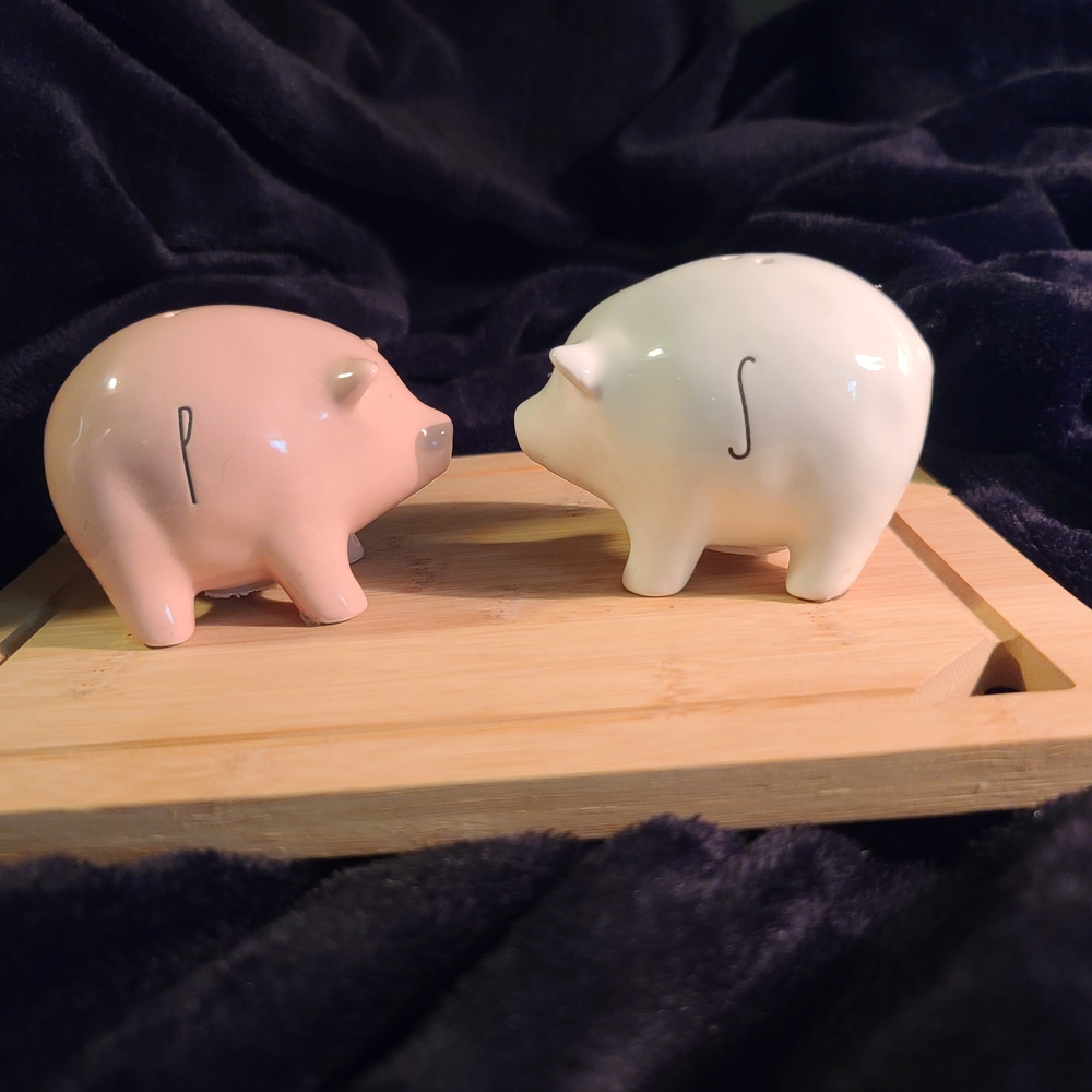Pig Shaped Salt and Pepper Shakers - Pink and White